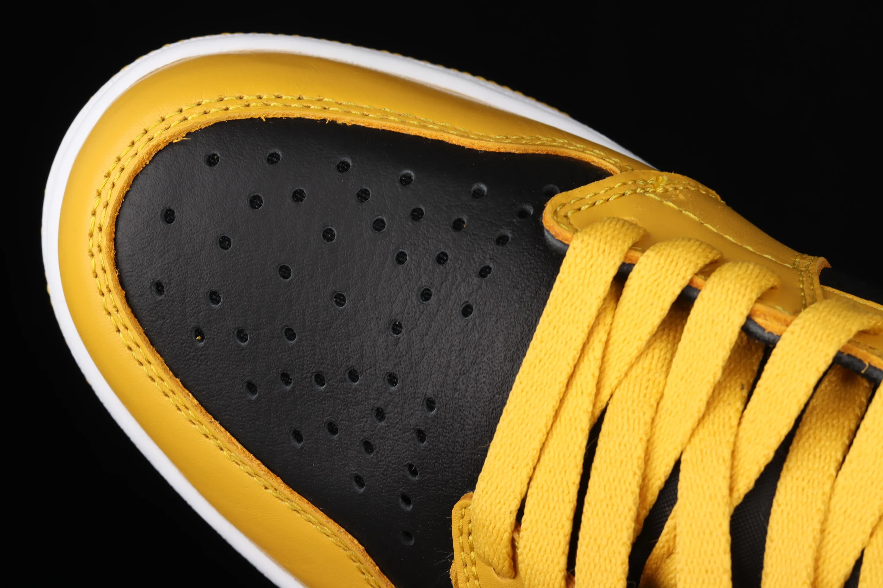 All categories Air Jordan Jordan series basketball shoes Air Jordan 1 High Air Jordan 1 High OG "Pollen" AJ1 Joe 1 new black and yellow 555088-701